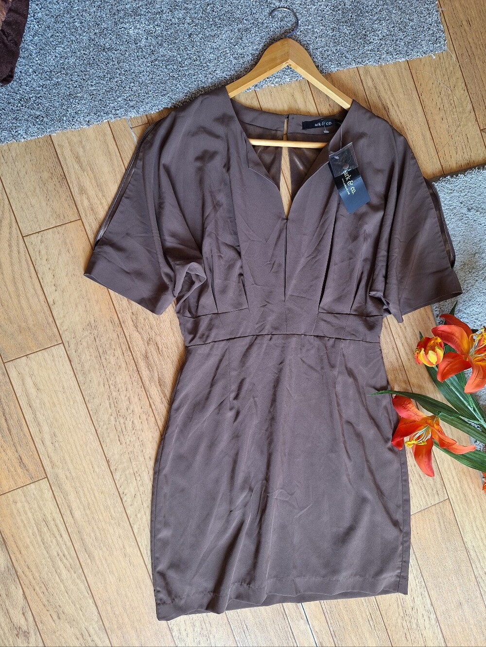 Ark & Co Brown V-Neck Sheath Dress